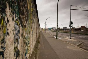 Le mur de Berlin. L'East side Gallery avant restauration
