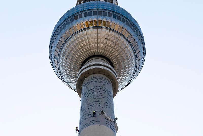Love-on-the-Fernsehturm A berlin - Photo copyright Didier Laget 