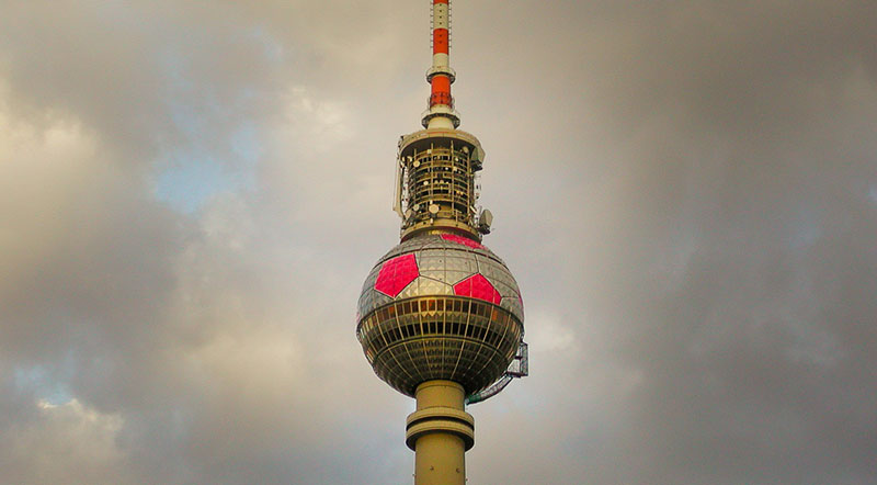 foot-fernsehturm-A berlin - Photo copyright Didier Laget 